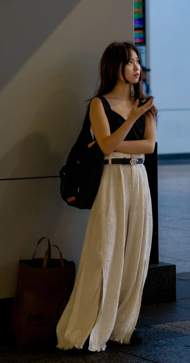 情绪内省题材路线的阅读场景配图